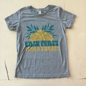 Super soft Bella Canvas grey t-shirt, size small (6-8)